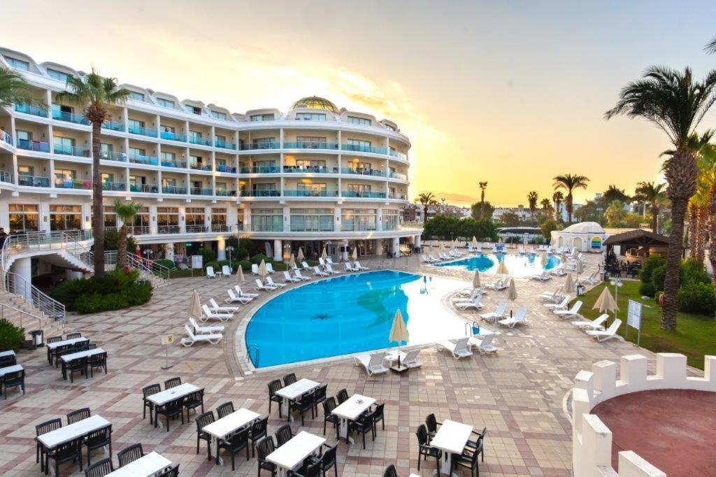 Pineta Park Deluxe Hotel マルマリス エクステリア 写真