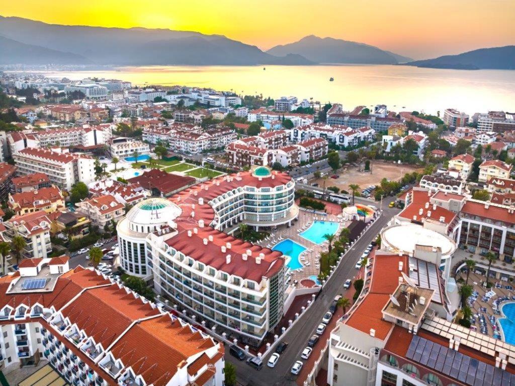 Pineta Park Deluxe Hotel マルマリス エクステリア 写真